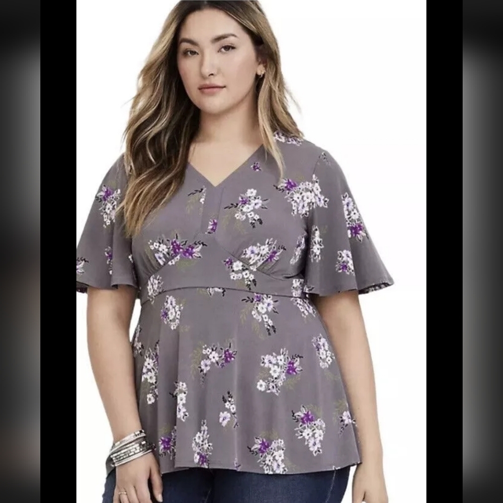 Torrid Studio Knit Empire-Waist Shirt, size 2